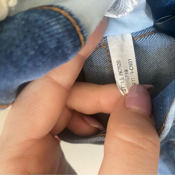 Madewell 10-Inch High Waist Button Front Crop Skinny Jeans - Picture 14 of 15